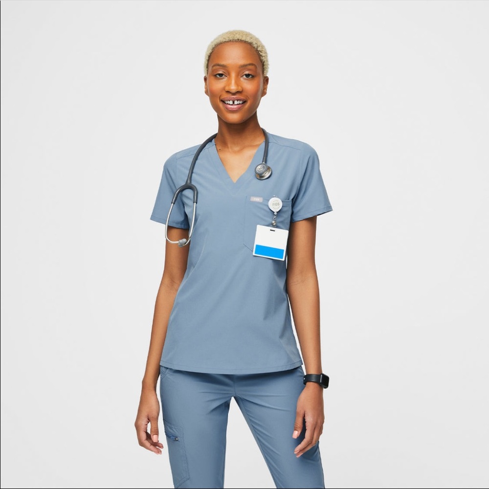 Cool Blue Freex Medium Figs Scrubs